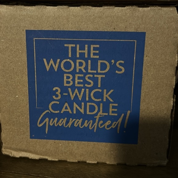 Mahogany Teakwood Intense 3 wick Candle - Picture 4 of 4